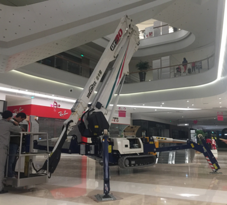商場(chǎng)為什么選用蜘蛛式高空作業(yè)車(chē)