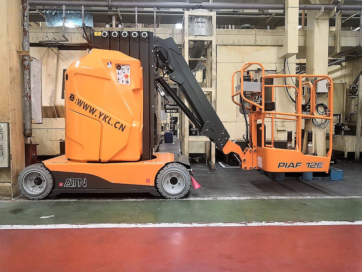 12米桅桿式登高車 12米桅桿式登高車