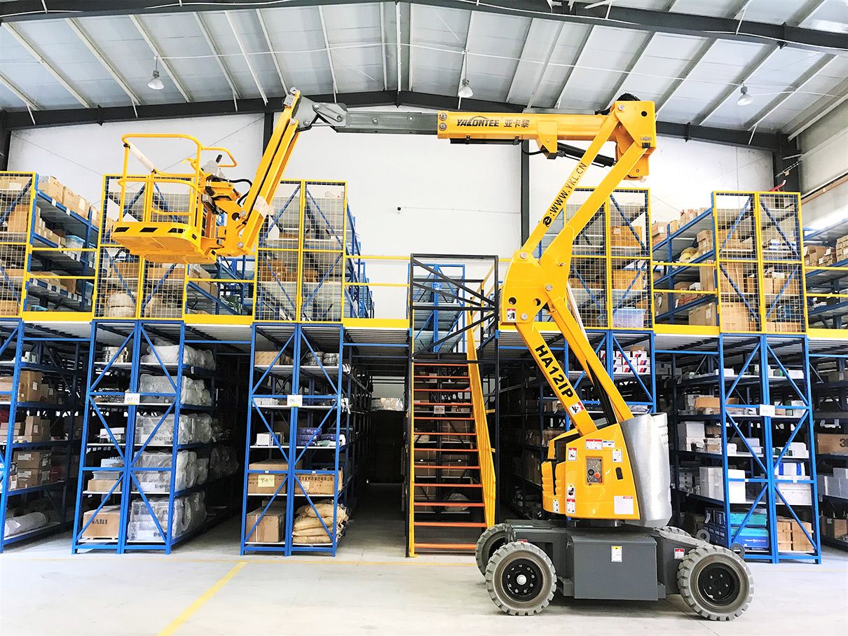 15米曲臂式升降車 15米曲臂式升降車