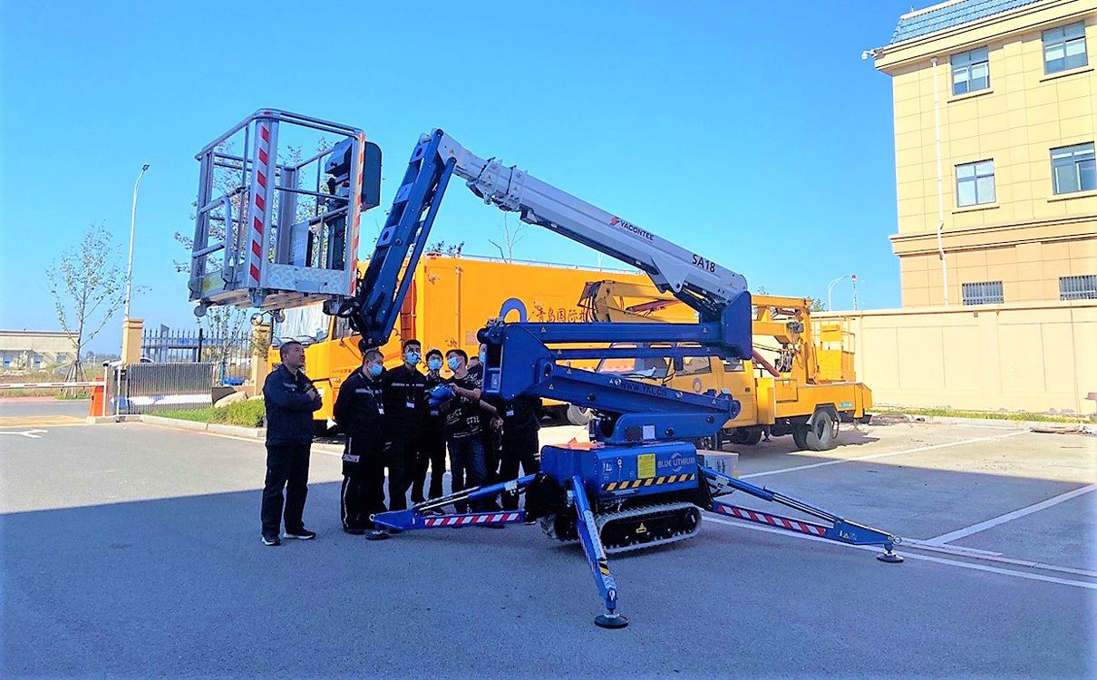 履帶式高空作業(yè)車 履帶式高空作業(yè)車