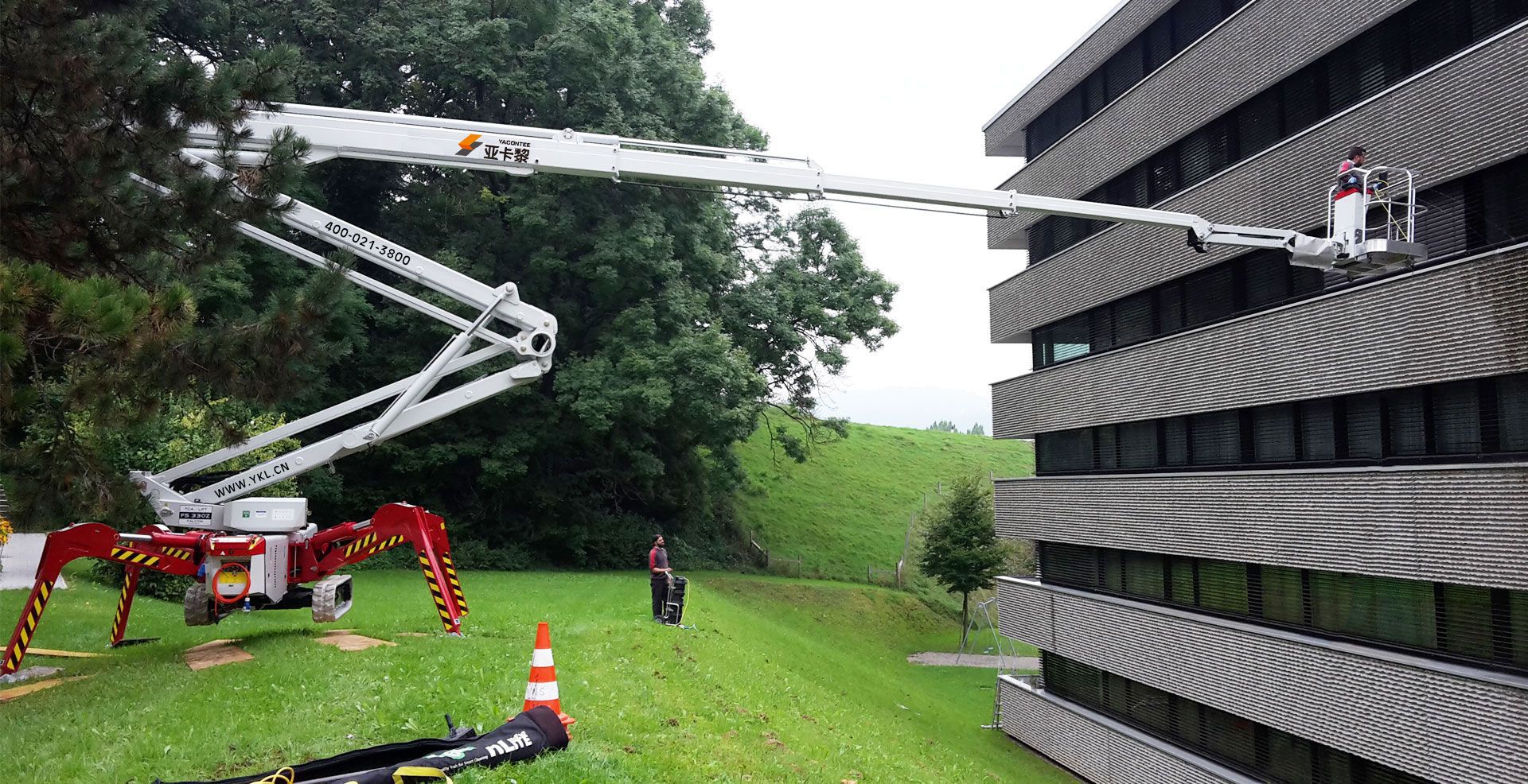 亞卡黎升降機(jī) 亞卡黎升降機(jī)